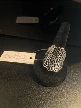 Lia Sophia Silver Floral Openwork Statement Ring B12
